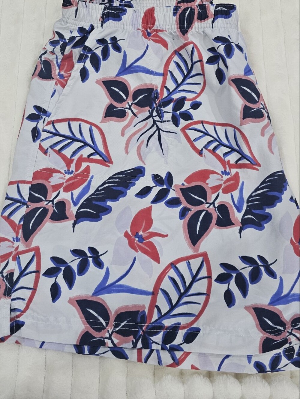 Columbia Sandy River Womens Shorts White with Navy and Coral Leaf Print